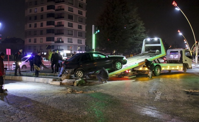 Uşak'ta 3 Otomobilin Karıştığı Kazada 5 Yaralı Var