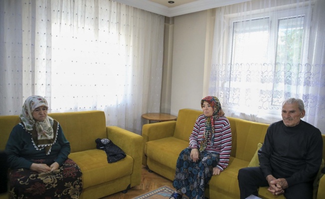 Uşak'taki Depremzede Aile O Anları Anlattı