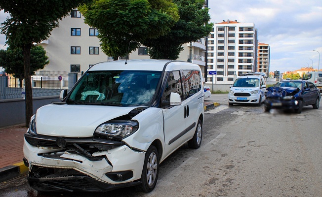 Uşak'taki Trafik Kazasında 7 Kişi Yaralandı