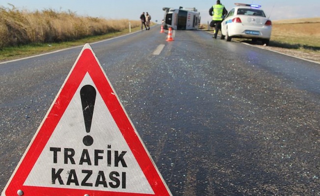 Uşak'ta Trafik Kazasında 3 Kişi Yaralandı
