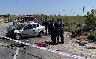 Uşak'ta trafik kazasında anne ile hamile kızı hayatını kaybetti