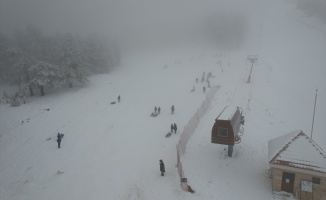 Murat Dağı Kayak Merkezi'nde Kar Kalınlığı 60 Santimetreye Ulaştı