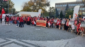 Türk Kızılayı Uşak Şubesi 100'ü aşkın gönüllüleri ile farkındalık yürüyüşü yaptı